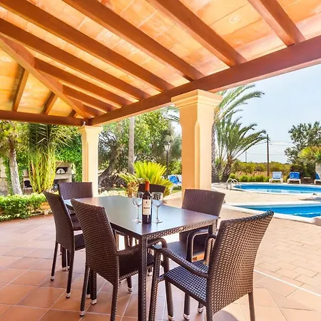 Sanau Villa *